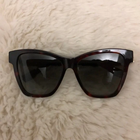 Fendi | Accessories | Fendi Peekaboo Sunglasses | Poshmark display picture 3
